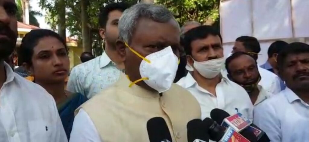 f04a58cb da0f 40fc 810f 435008e43dfd