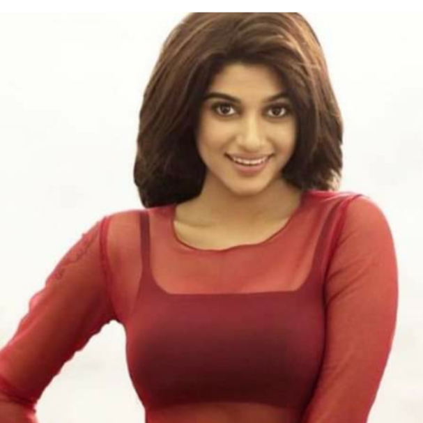 oviya1