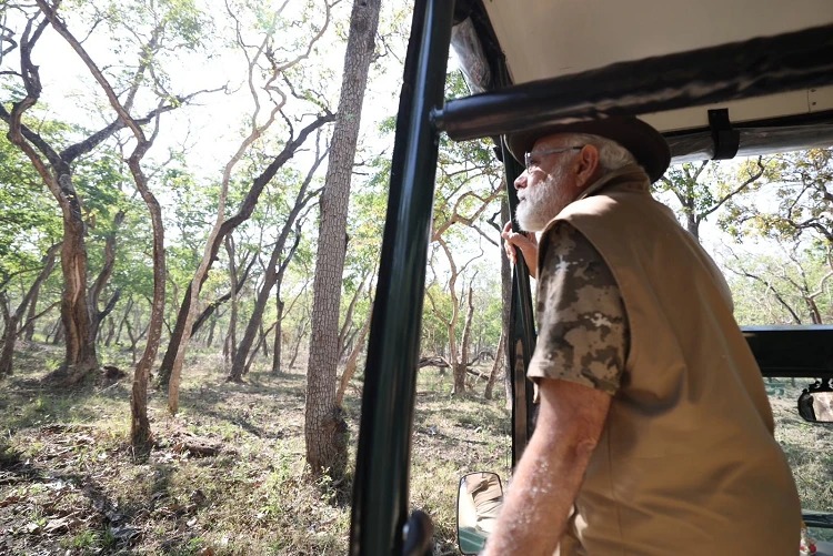 modi in safari 1