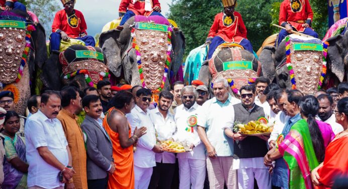 ಜಿಲ್ಲಾ ಉಸ್ತುವಾರಿ ಸಚಿವರಿಂದ ದಸರಾ ಗಜ ಪಯಣಕ್ಕೆ ಚಾಲನೆ